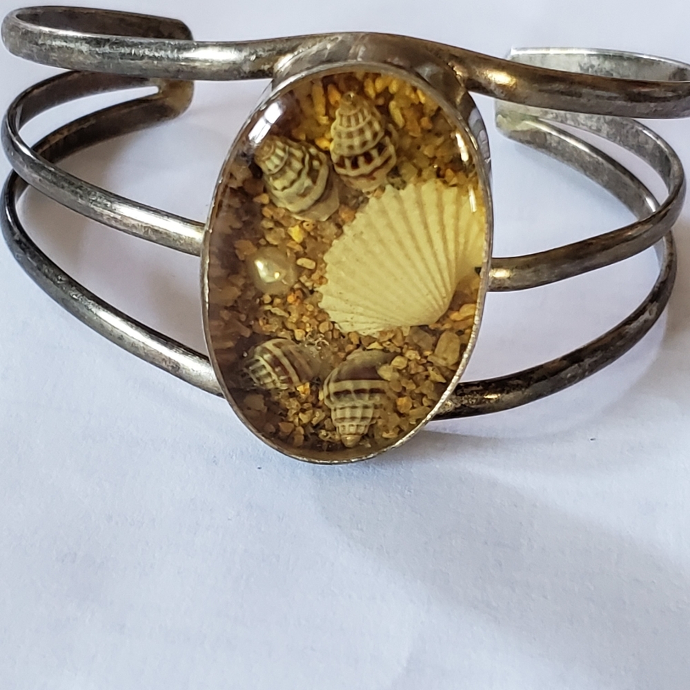 Unique cuff